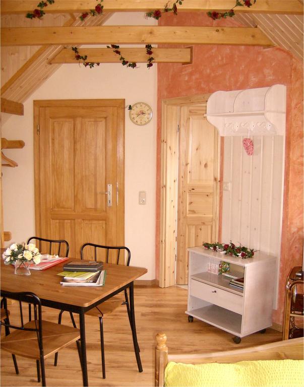 Gaestezimmer Am Maerchenbrunnen دريسدن الغرفة الصورة