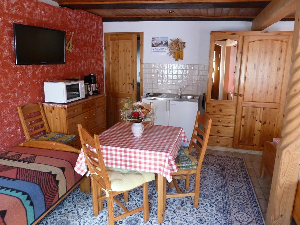 Gaestezimmer Am Maerchenbrunnen دريسدن المظهر الخارجي الصورة