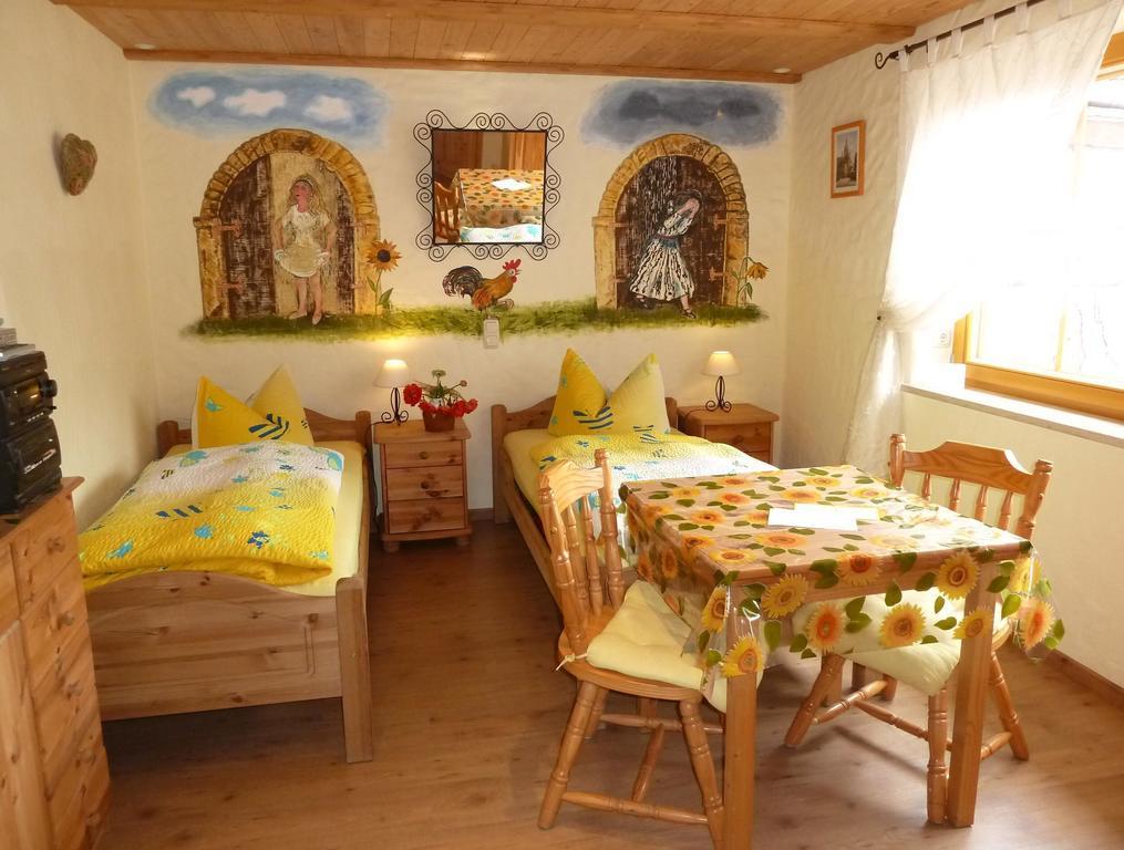 Gaestezimmer Am Maerchenbrunnen دريسدن الغرفة الصورة